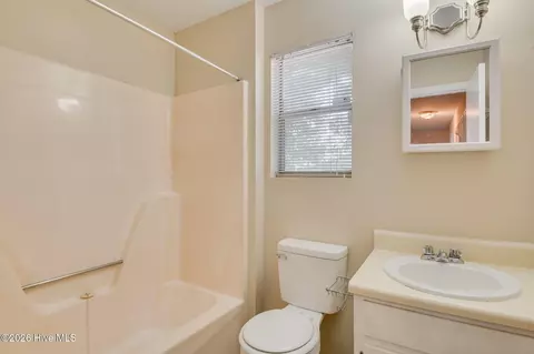Bath - 2917 Cable Way, Augusta, GA 30909 photo 2 of 2