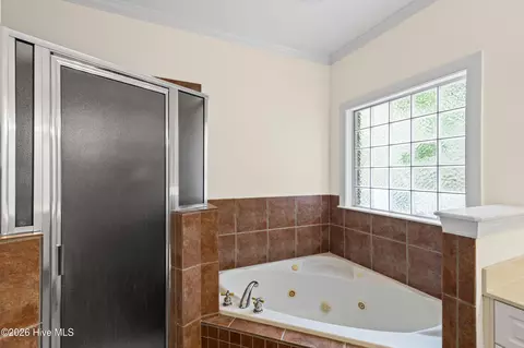 Bath - 981 Shadwell Dr, Evans, GA 30809 photo 3 of 5