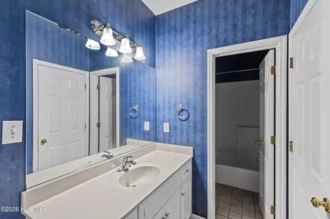 Bath - 981 Shadwell Dr, Evans, GA 30809 photo 4 of 5