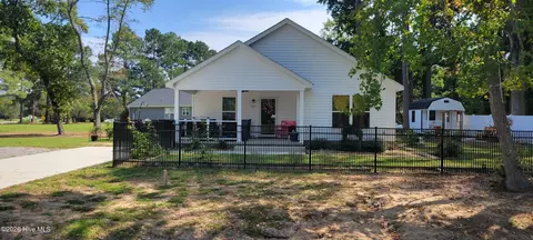 1874 Slatestone Rd, Washington, NC 27889
