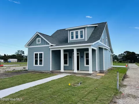 2406 Ferabee St, Morehead City, NC 28557