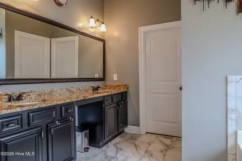 Bath - 5637 Sunbury Loop, Evans, GA 30809 photo 2 of 5