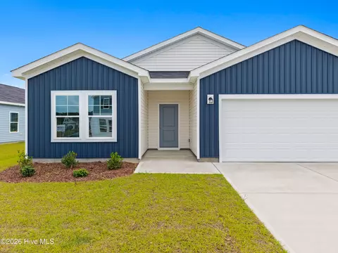 202 Hamlet Ct, Richlands, NC 28574
