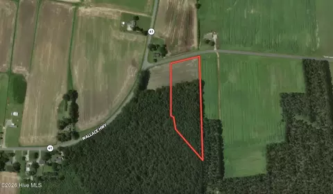 2 Rivenbark Rd, Wallace, NC 28466 photo 2