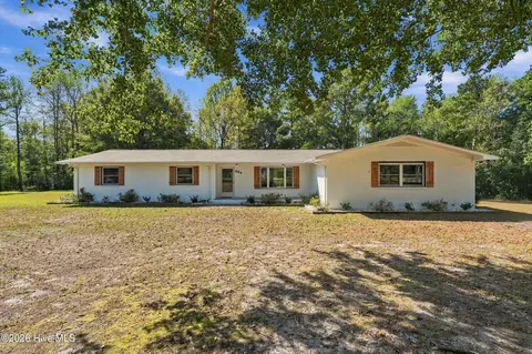 564 Old Folkstone Rd, Holly Ridge, NC 28445