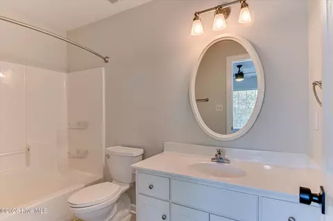 Bath - 724 Avrett Cir, Evans, GA 30809 photo 1 of 5