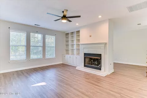 Living - 724 Avrett Cir, Evans, GA 30809 photo 3 of 6