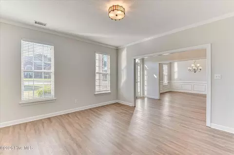Living - 724 Avrett Cir, Evans, GA 30809 photo 2 of 6