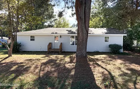 111 Coopers Ln E, Elizabeth City, NC 27909