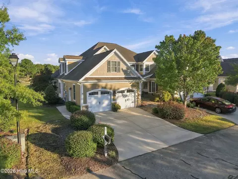 519 Cottage Ln, Southern Pines, NC 28387