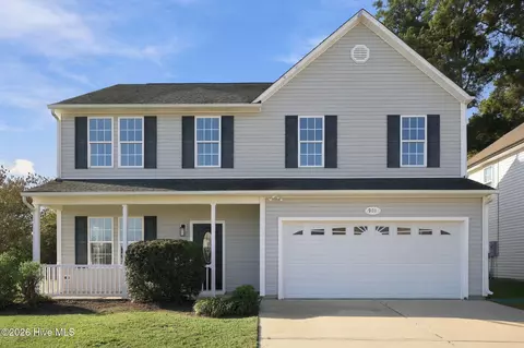 901 Jade Ln, Winterville, NC 28590