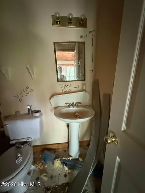 Bath - 61 Manny Ln, Murphy, NC 28906 photo 6 of 6