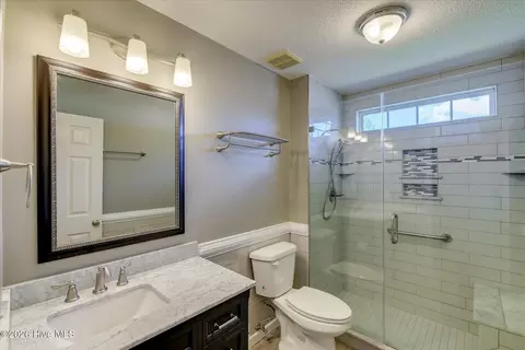 Bath - 471 Connemara Trl UNIT B, Evans, GA 30809 photo 2 of 2