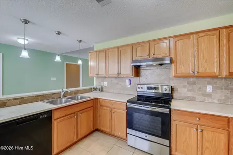 Kitchen - 471 Connemara Trl UNIT B, Evans, GA 30809 photo 2 of 3