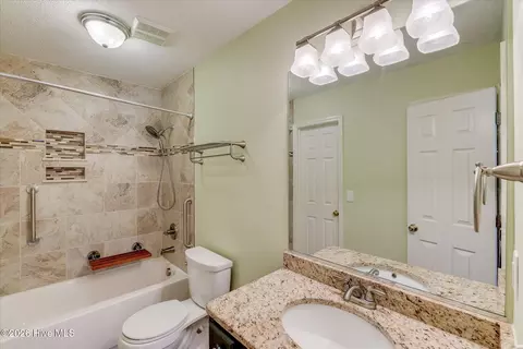 Bath - 471 Connemara Trl UNIT B, Evans, GA 30809 photo 1 of 2