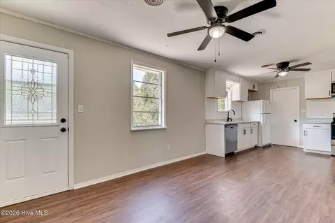 Living - 1966 Neptune Dr, Augusta, GA 30906 photo 7 of 8