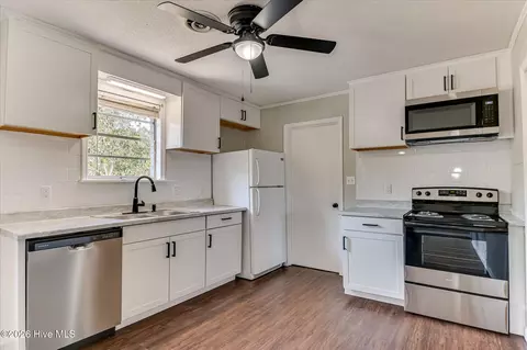 Kitchen - 1966 Neptune Dr, Augusta, GA 30906 photo 1 of 3