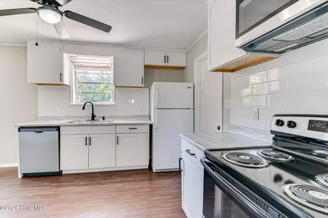 Kitchen - 1966 Neptune Dr, Augusta, GA 30906 photo 3 of 3