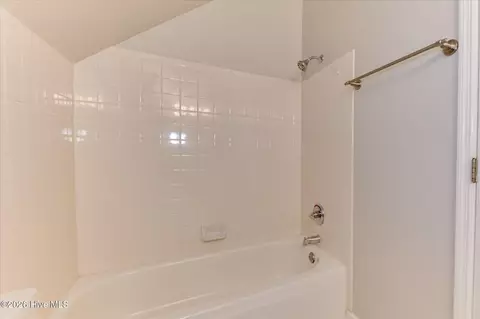 Bath - 1096 Rivershyre Dr, Evans, GA 30809 photo 11 of 11
