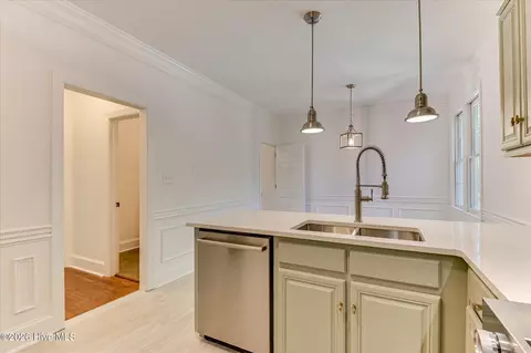 Kitchen - 1096 Rivershyre Dr, Evans, GA 30809 photo 4 of 6