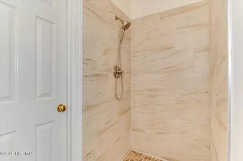 Bath - 1096 Rivershyre Dr, Evans, GA 30809 photo 6 of 11