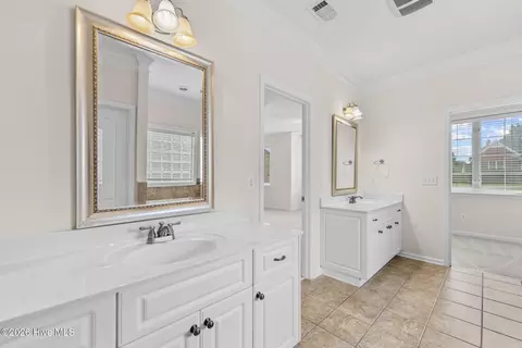Bath - 1071 Conn Dr, Evans, GA 30809 photo 2 of 8