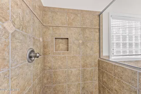 Bath - 1071 Conn Dr, Evans, GA 30809 photo 4 of 8