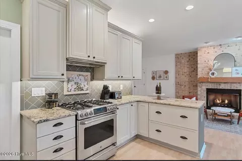 Kitchen - 27 La Quinta Loop, Pinehurst, NC 28374 photo 2 of 4