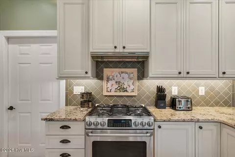 Kitchen - 27 La Quinta Loop, Pinehurst, NC 28374 photo 4 of 4