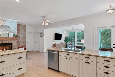 Kitchen - 27 La Quinta Loop, Pinehurst, NC 28374 photo 3 of 4