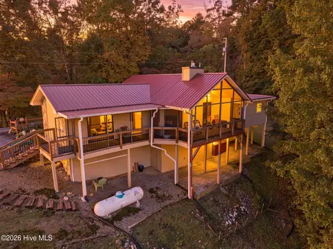 212 Cornwell Ln, Murphy, NC 28906