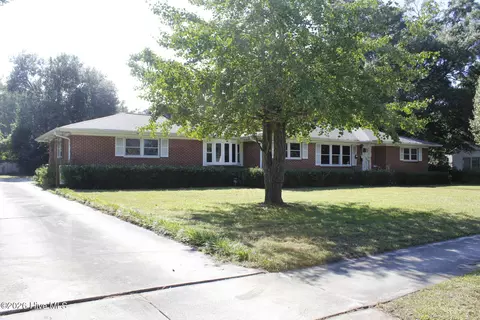 2124 Oleander Dr, Wilmington, NC 28403