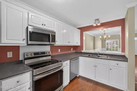 Kitchen - 535 Laniers Way, Evans, GA 30809 photo 2 of 3
