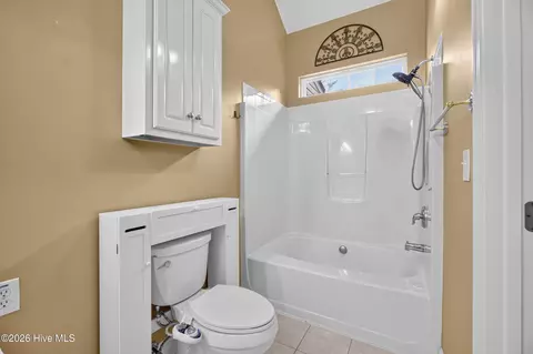 Bath - 535 Laniers Way, Evans, GA 30809 photo 3 of 6