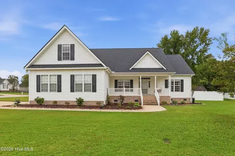191 Magnolia Dr, Winterville, NC 28590