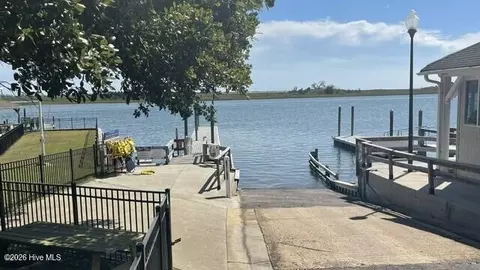 351 Olde Point Loop, Hampstead, NC 28443 photo 4