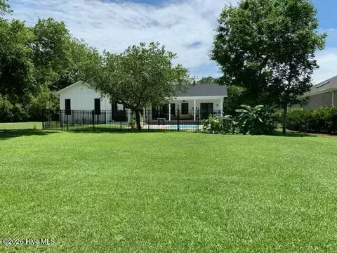 351 Olde Point Loop, Hampstead, NC 28443 photo 2