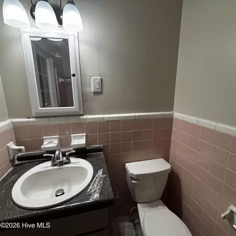 Bath - 1342 Conklin Ave, Augusta, GA 30901 photo 2 of 2