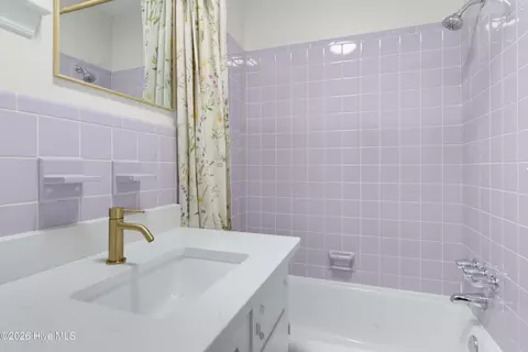 Bath - 4635 Hallsboro Rd N, Clarkton, NC 28433 photo 8 of 8