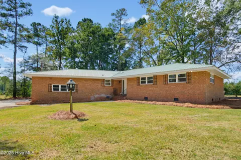 4635 Hallsboro Rd N, Clarkton, NC 28433