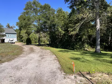 436 Vfw Rd, Cedar Point, NC 28584 photo 2