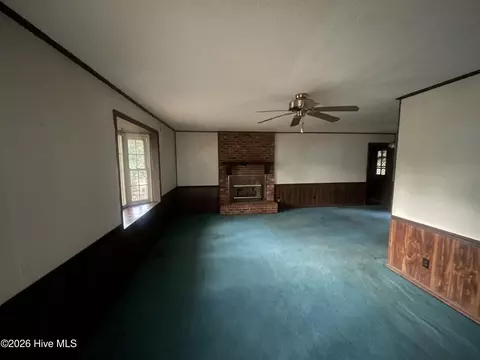 Living - 520 Morris Rd NE, Thomson, GA 30824 photo 1 of 3
