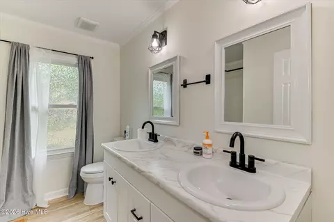 Bath - 540 Brandermill Rd, Evans, GA 30809 photo 3 of 3