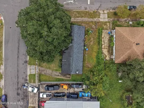 1304 S 7th St, Wilmington, NC 28401