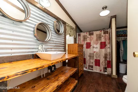 Bath - 559 Grandy Rd, Grandy, NC 27939 photo 2 of 3
