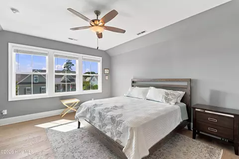 Bedroom - 210 Knots Bend Dr, Hampstead, NC 28443 photo 6 of 8
