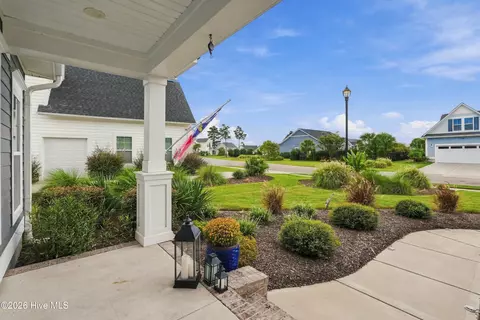 Exterior - 210 Knots Bend Dr, Hampstead, NC 28443 photo 7 of 16