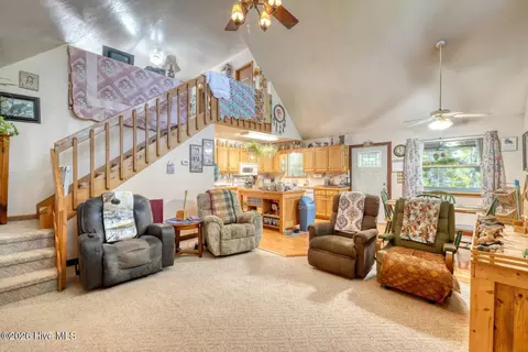 Living - 219 Stonecrest Ln, Murphy, NC 28906 photo 4 of 4