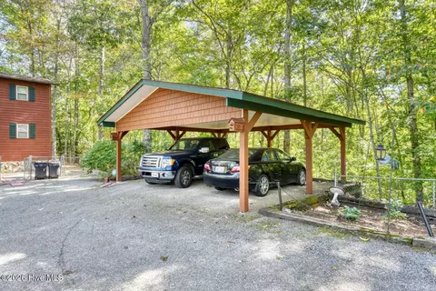 Exterior - 219 Stonecrest Ln, Murphy, NC 28906 photo 9 of 18
