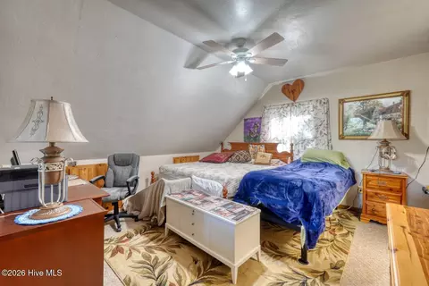 Bedroom - 219 Stonecrest Ln, Murphy, NC 28906 photo 4 of 6
